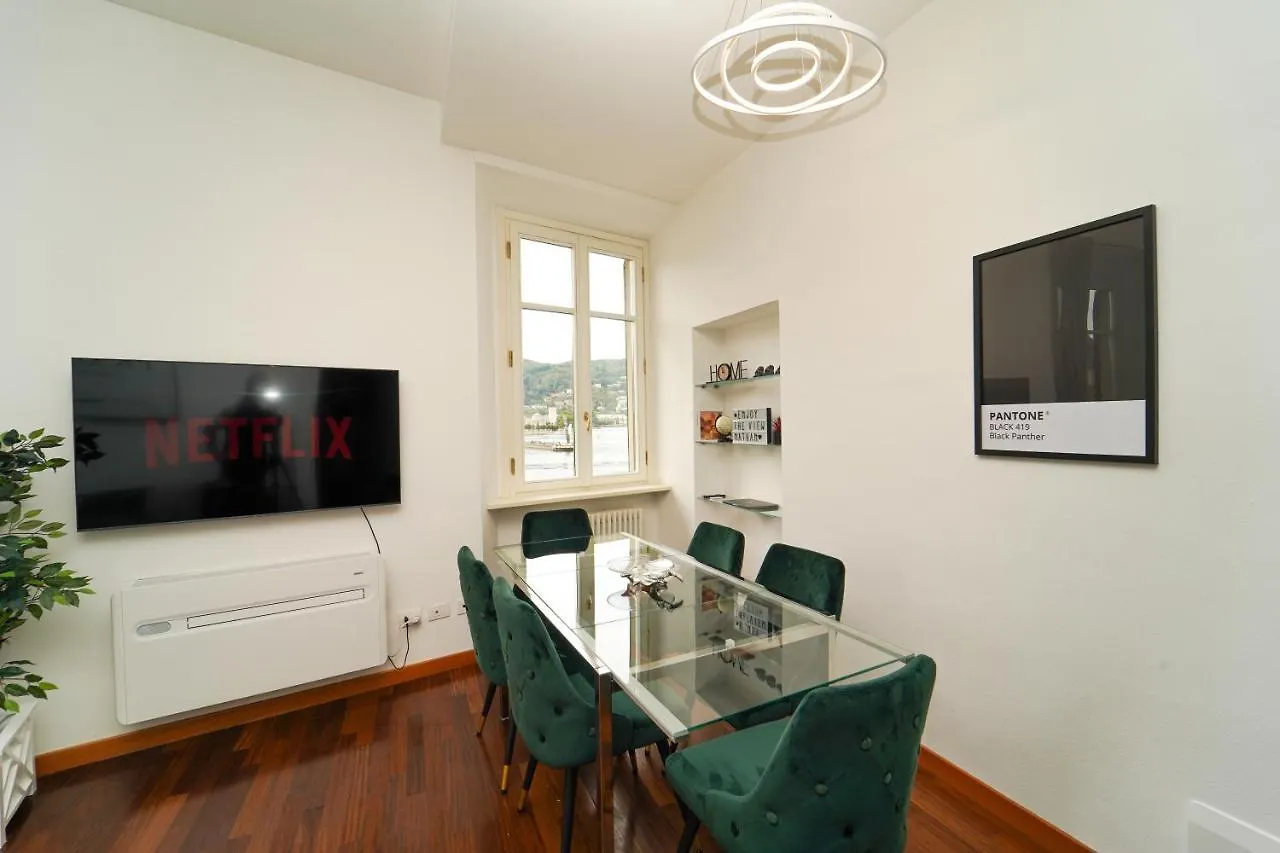 Apartment Appartamento Esclusivo Fronte Lago, In Centro A Como Con Garage