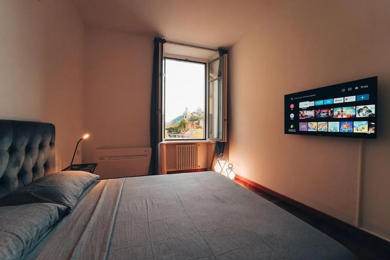 Appartamento Esclusivo Fronte Lago, In Centro A Como Con Garage Apartment