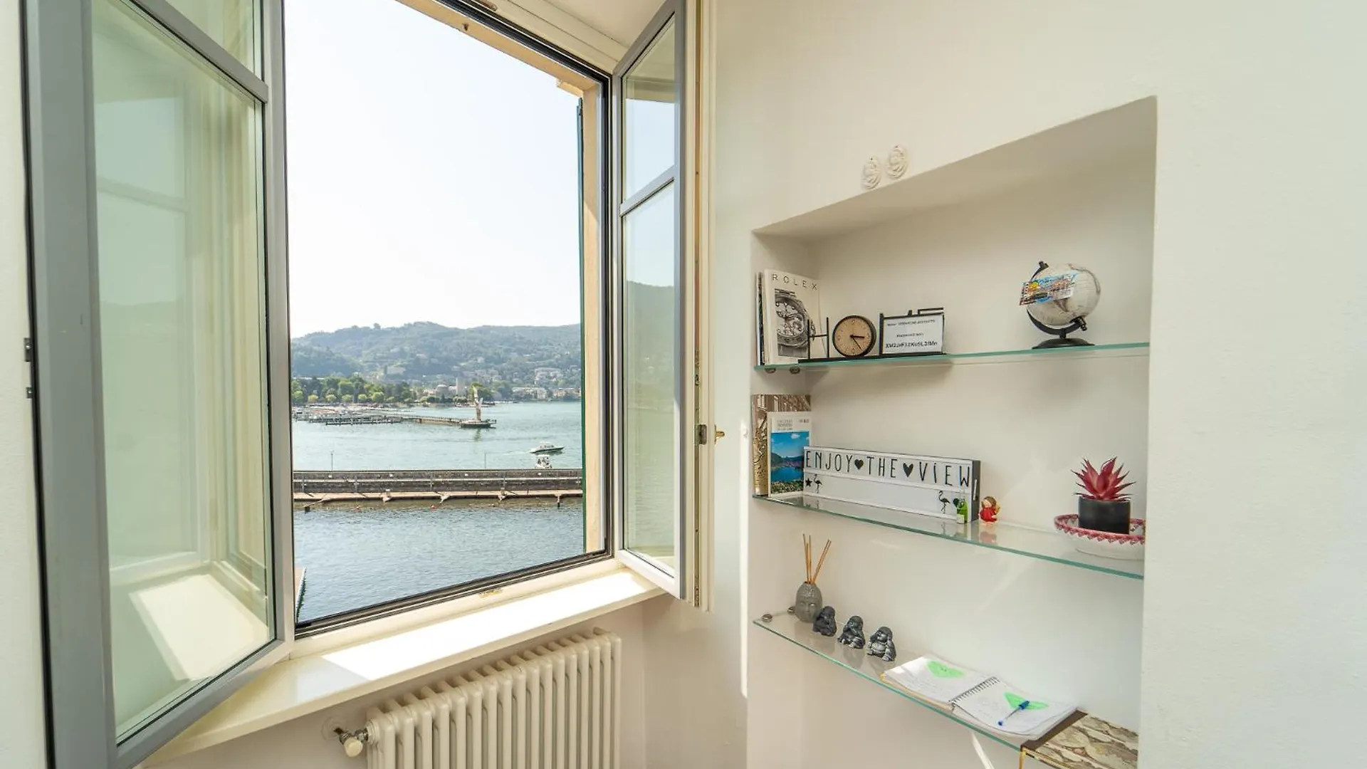 Appartamento Esclusivo Fronte Lago, In Centro A Como Con Garage Apartment
