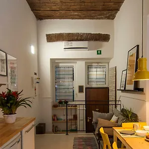  Holiday home The Yellow House Italy