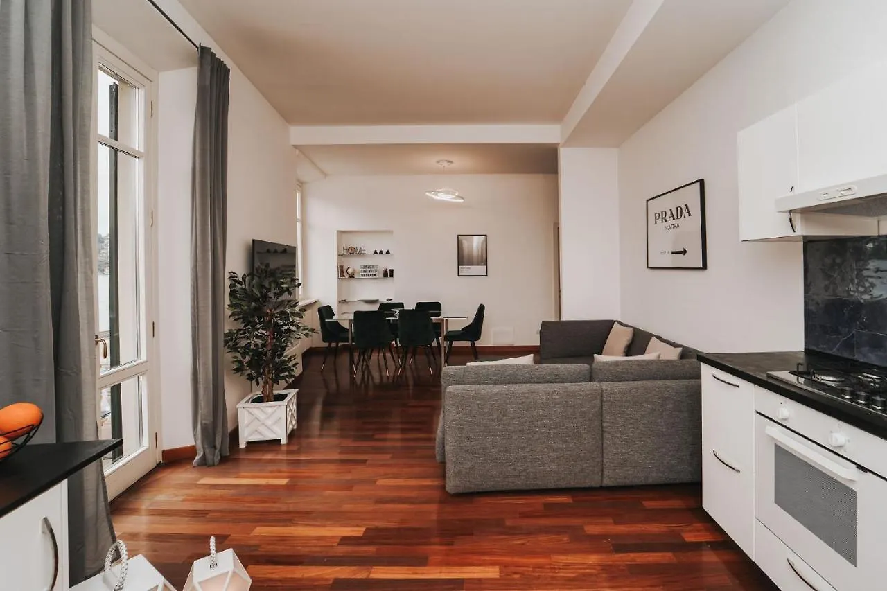 Apartment Appartamento Esclusivo Fronte Lago, In Centro A Como Con Garage
