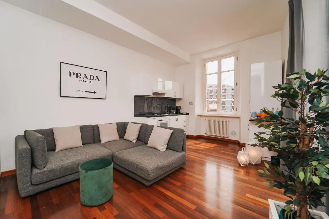 Appartamento Esclusivo Fronte Lago, In Centro A Como Con Garage Italien