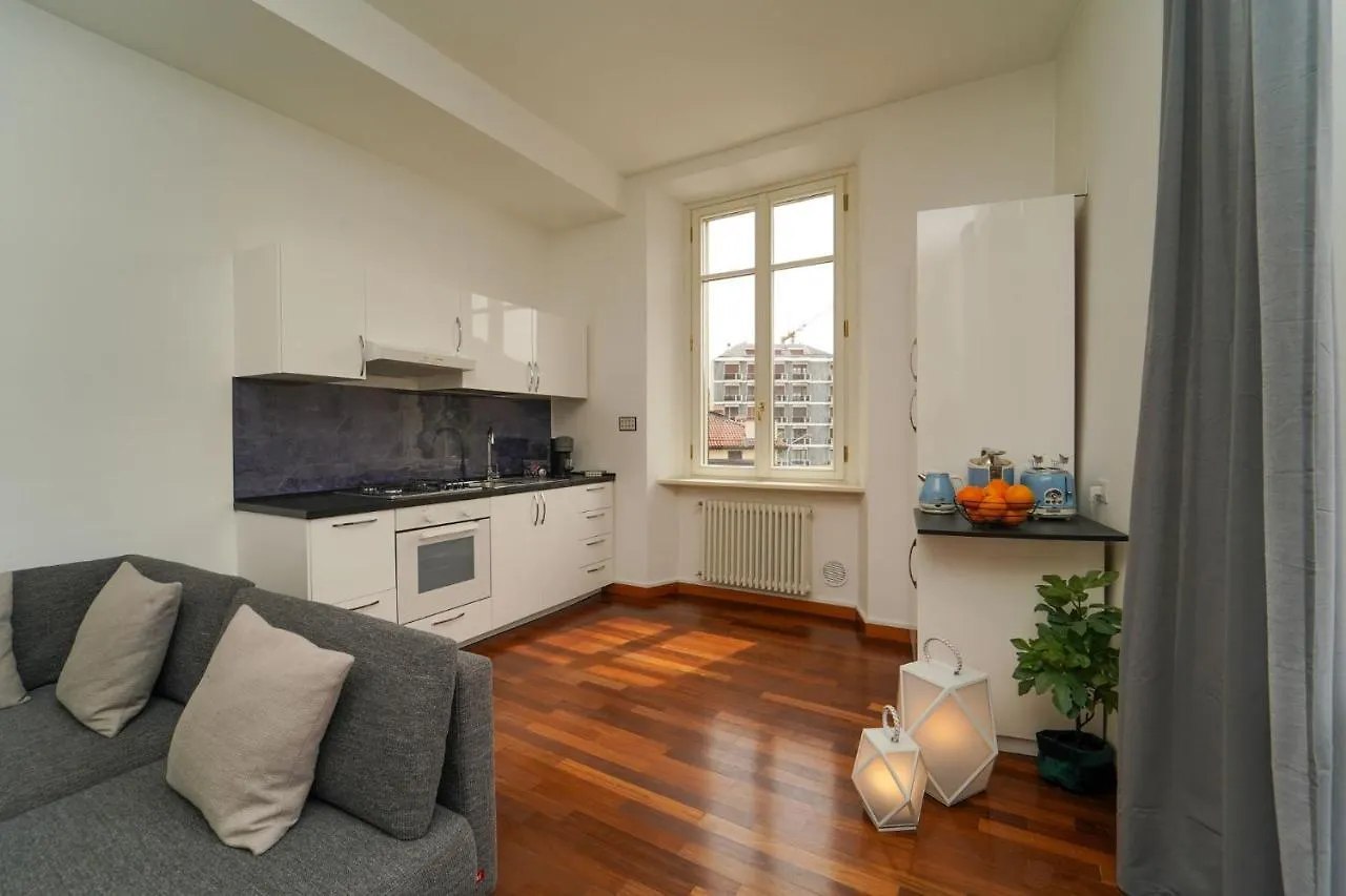 Appartamento Esclusivo Fronte Lago, In Centro A Como Con Garage